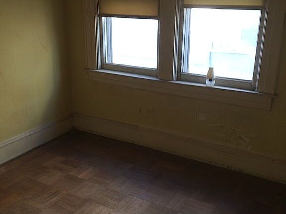 Middle Bedroom