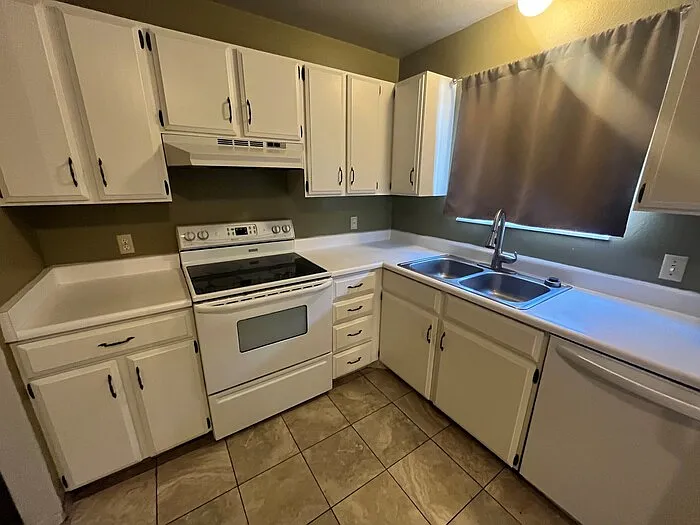 2224 S Claybourne Ave #A — Photo 5