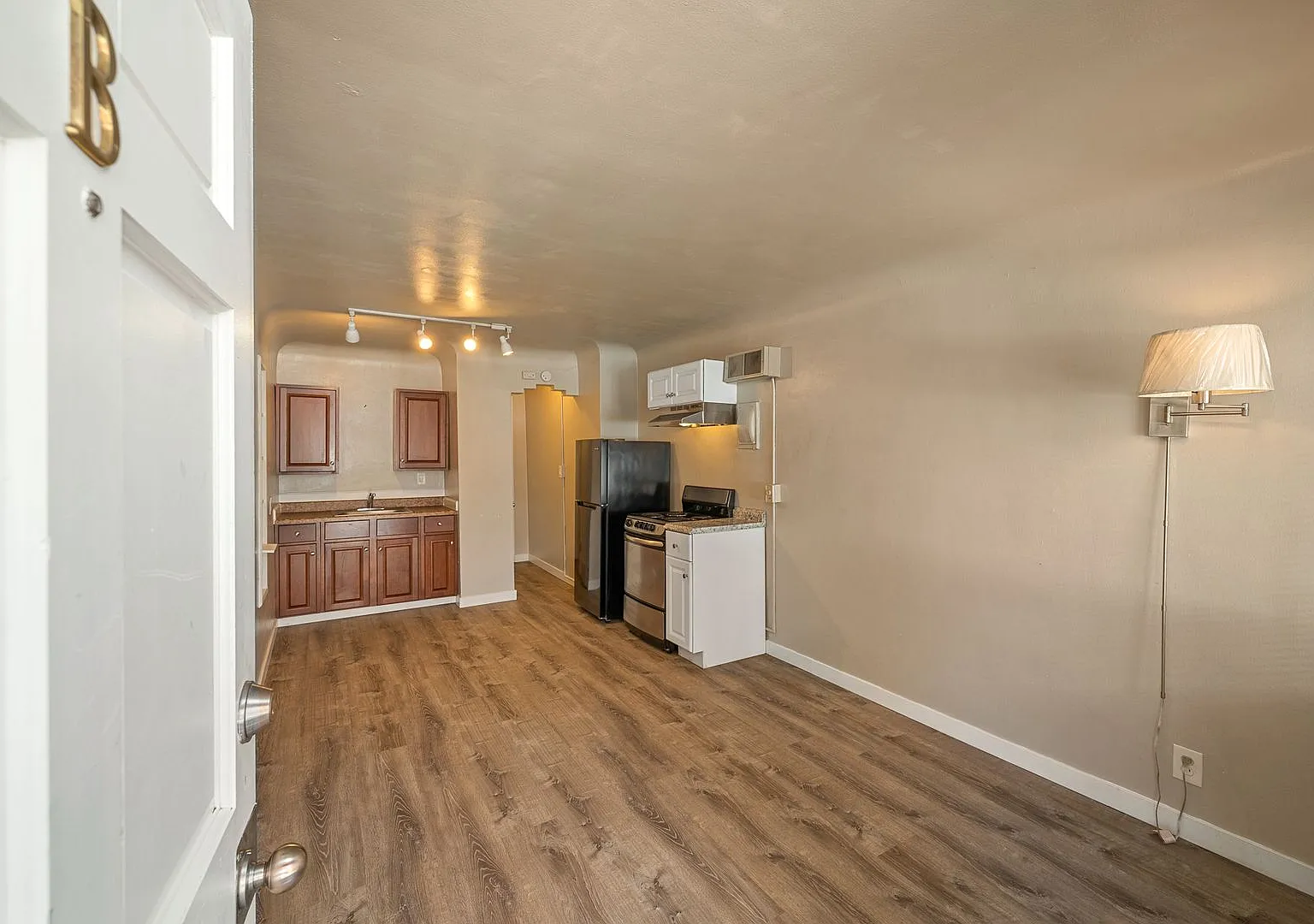 JoAnn Apartments — Photo 4
