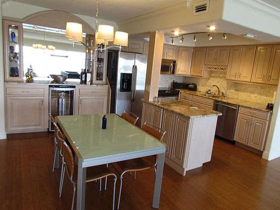 5th image of 555 S Gulfstream Ave Unit 1503