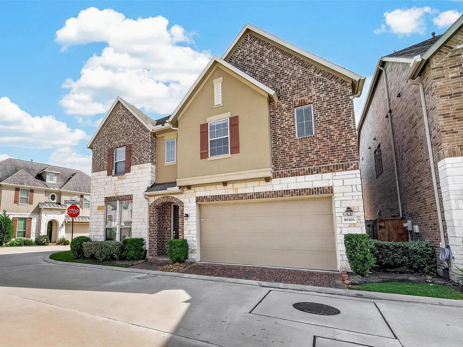 4 bed, 4.0 bath, 3235 sqft, $3,700 — Photo 4
