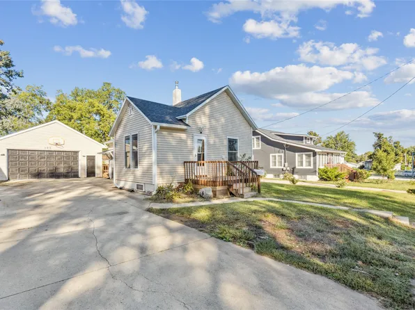123 E 8th St S, Newton, IA 50208