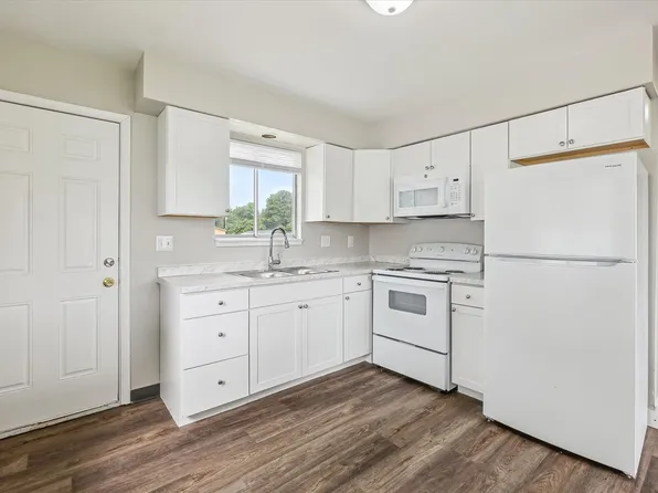 Vineyard 210 (Vineyard 210 LLC), 210 Morrill St #4e0890ac2, Lawton, MI 49065