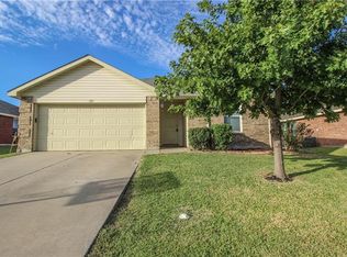 323 Quail Crossing Dr, Sanger, TX 76266
