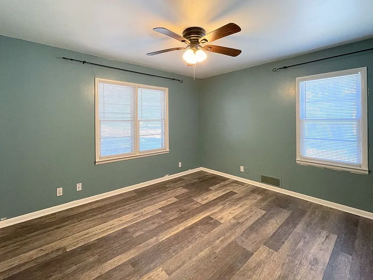 302 N Reno Ave — Photo 11