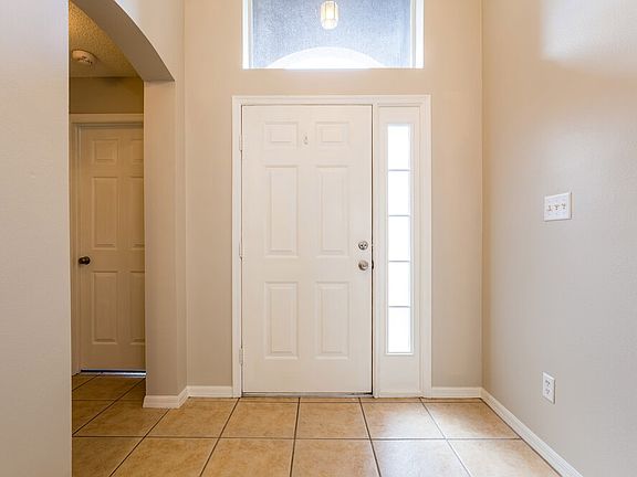 2nd image of 2041 Bobtail Dr