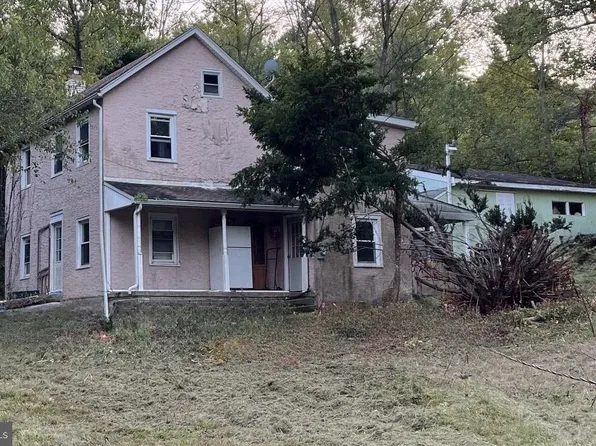 2296 Farmington Ave, Boyertown, PA 19512