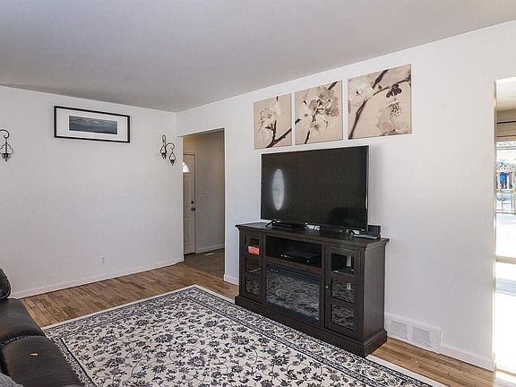 4th image of 226 Nichols Dr