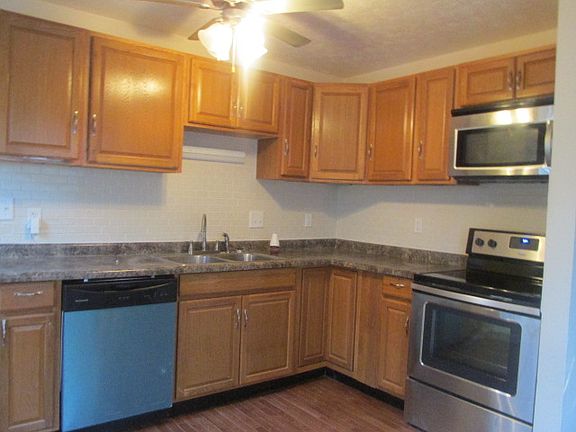 3rd image of 3949 Winthrop Ave