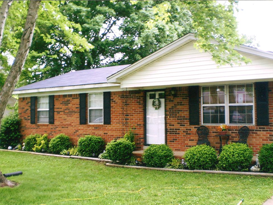 1st image of 31 Scottland Dr