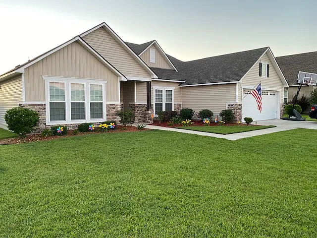 3 bed, 1706 sqft, $2,100 — Photo 2