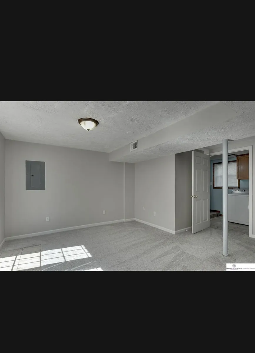 Building Photo - 5605 N 66th St
