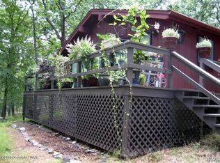 755 Mallard Ct, Bushkill, PA 18324