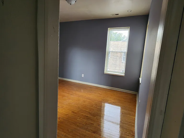 1650 S Saint Louis Ave #1R — Photo 2
