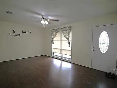 Building Photo - 1711 Caney Lake Dr