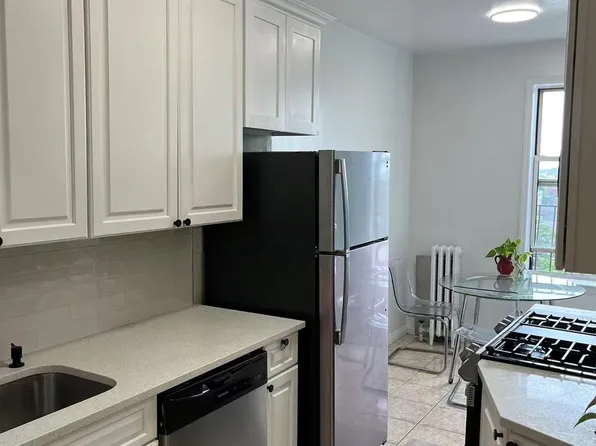 3591 161 Street #6L, Flushing, NY 11358