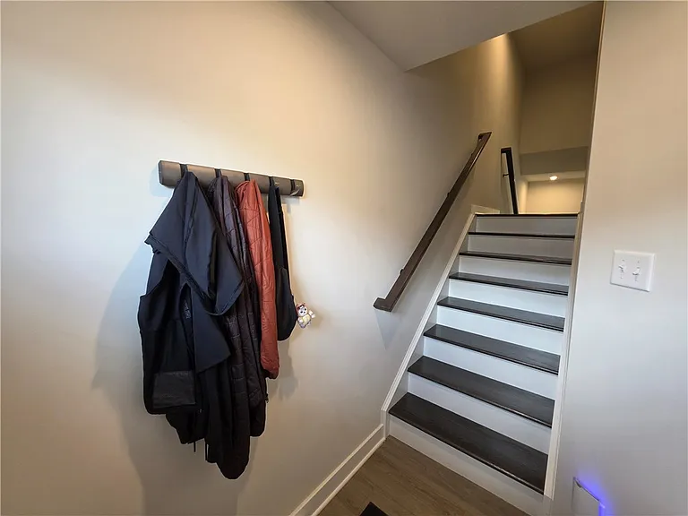 120 Crown St — Photo 3