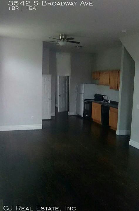 2nd image of 3542 S Broadway