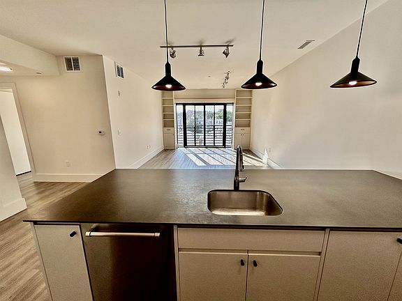 3rd image of 391 Palisade Ave #402