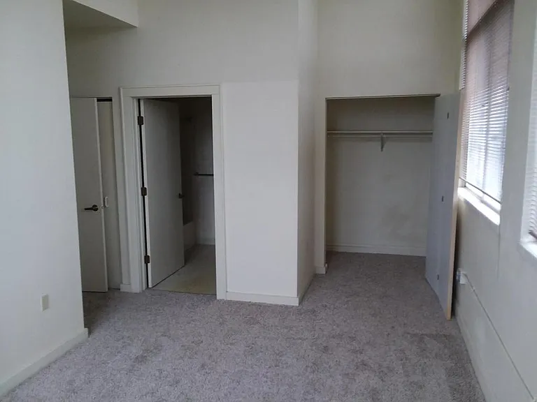 413 6th Ave #201 — Photo 11