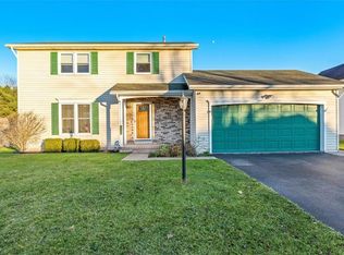 3336 Evergreen Cir, Walworth, NY 14568