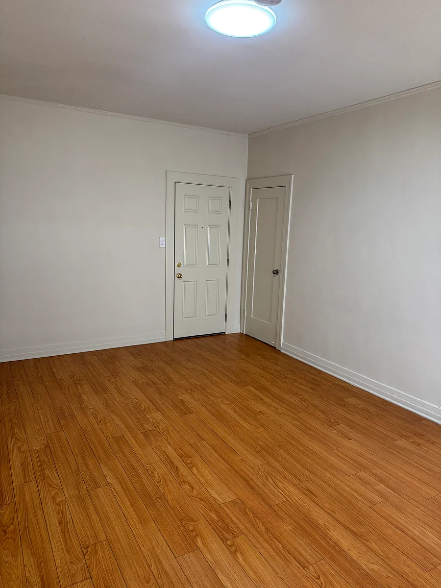Building Photo - 505 N Central Ave #106