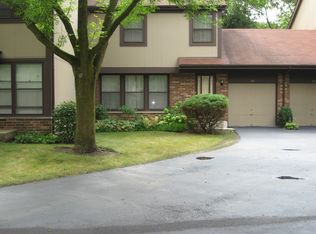 316 Forestway Ln, Wheeling, IL 60090