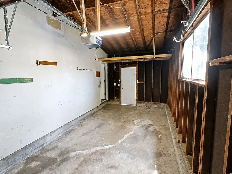 10220 Doane Dr — Photo 15