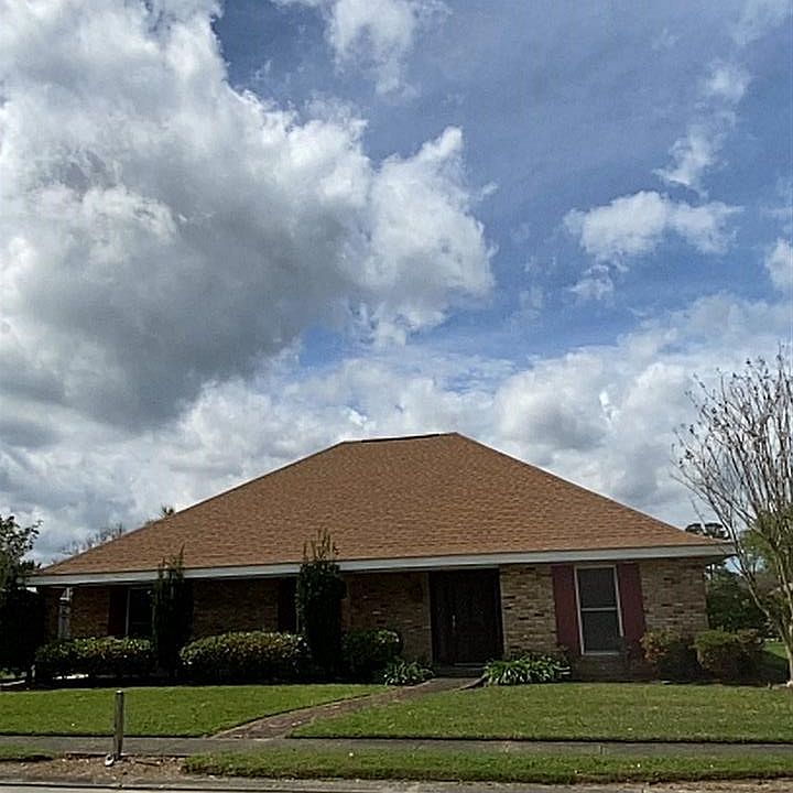 1st image of 300 Midland Dr