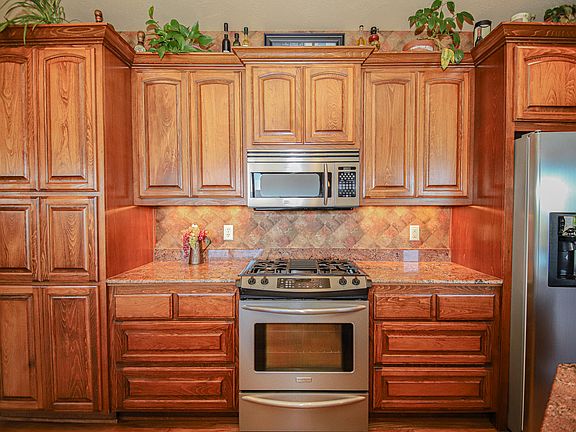 3rd image of 591 Mount Castle Dr