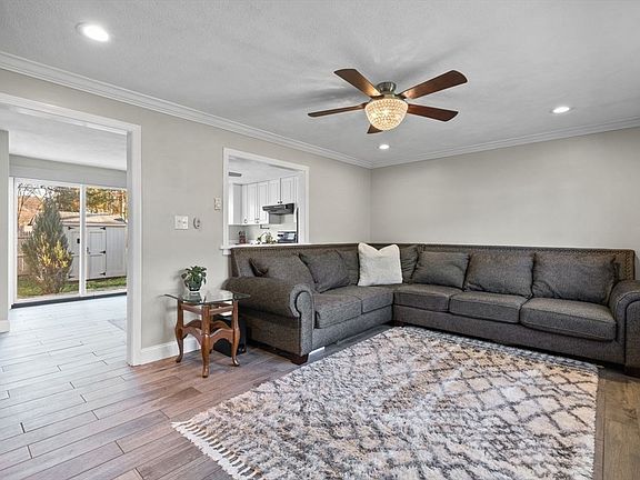 2nd image of 144 Old Ferry Rd #L