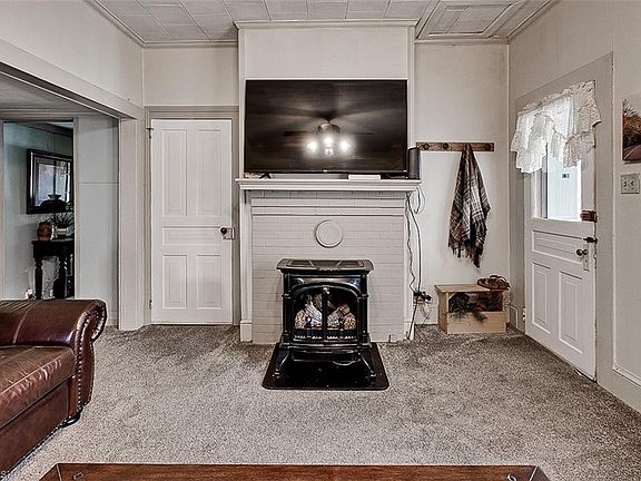 5th image of 303 Coleridge Rd