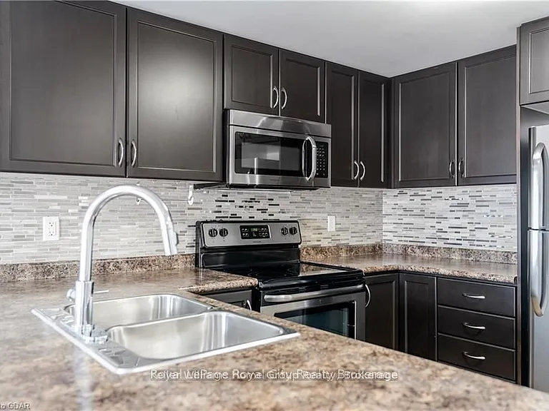 67 Kingsbury Sq #303 — Photo 6