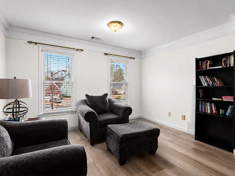2208 Snug Hbr NE — Photo 13