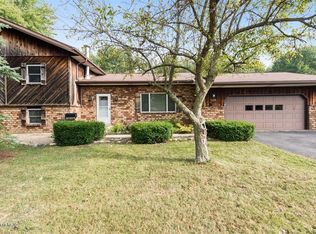 105 Chestnut St, Three Oaks, MI 49128