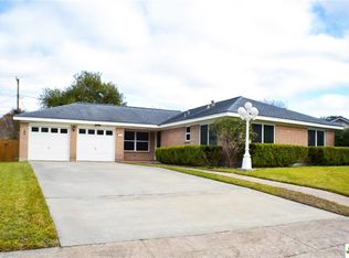 208 Canterbury Ln, Victoria, TX 77904