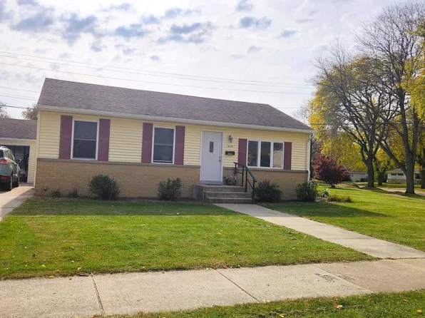 1659 Aldoro DRIVE, Waukesha, WI 53188