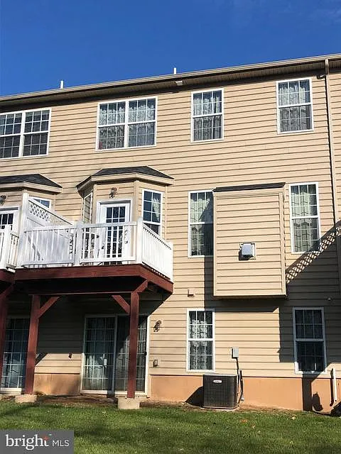 Building Photo - 3158 Brookside Dr