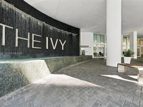 90 SW 3rd St APT 2014, Miami, FL 33130