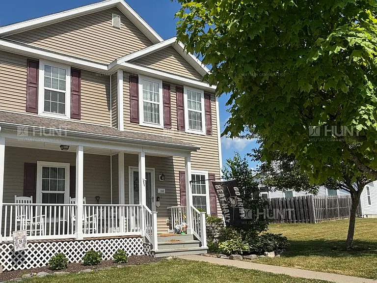 146 Barrett Dr — Photo 3