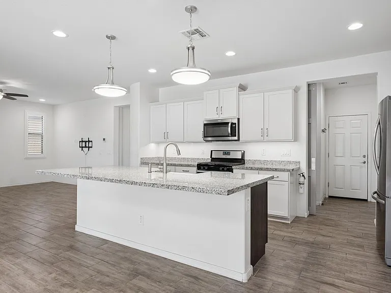 10445 E Tesla Ave — Photo 8