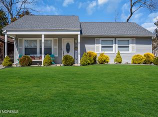 142 Village Dr, Barnegat, NJ 08005