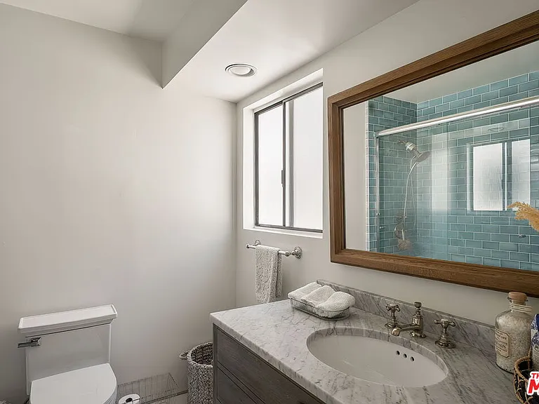 812 16th St #5 — Photo 17