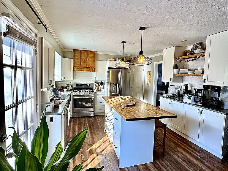 12716 Crystal Ave — Photo 3