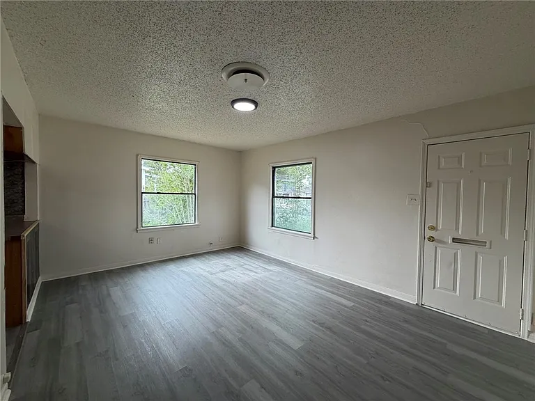 2041 Harvard St — Photo 4