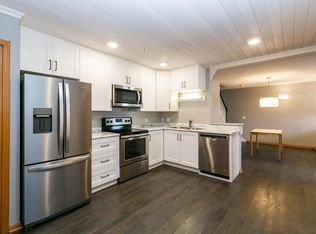 9021 Scarlet Globe Dr, Eden Prairie, MN 55347