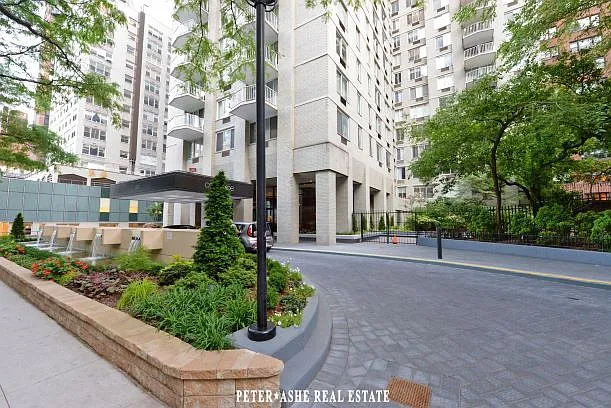 220 E 65th St #3E — Photo 11