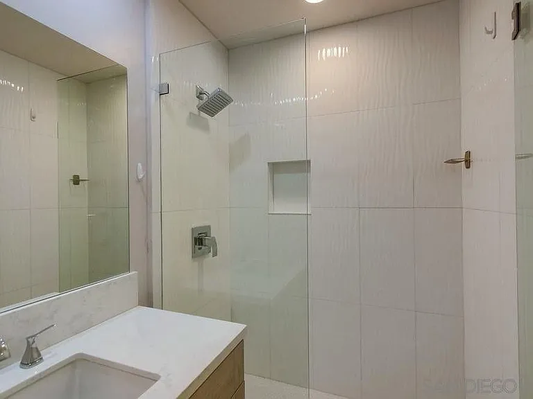 2nd Bathroom