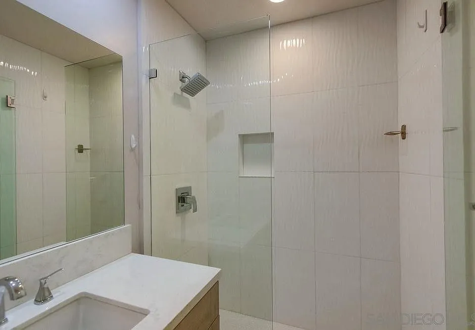2nd Bathroom