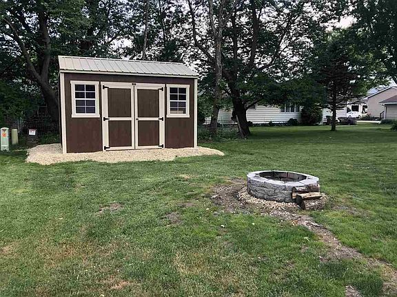4th image of 909 Greenfield Ave